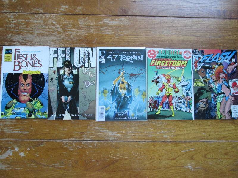 mixed lot of 5 comic books- the fur...