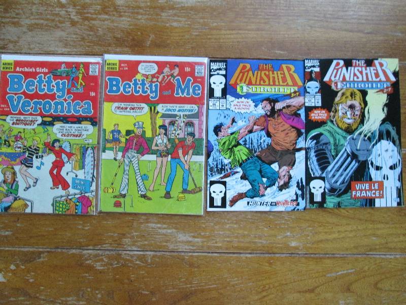 mixed lot of 4 comic books- Betty a...