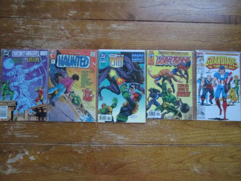 mixed lot of 5 comic books, haunted...