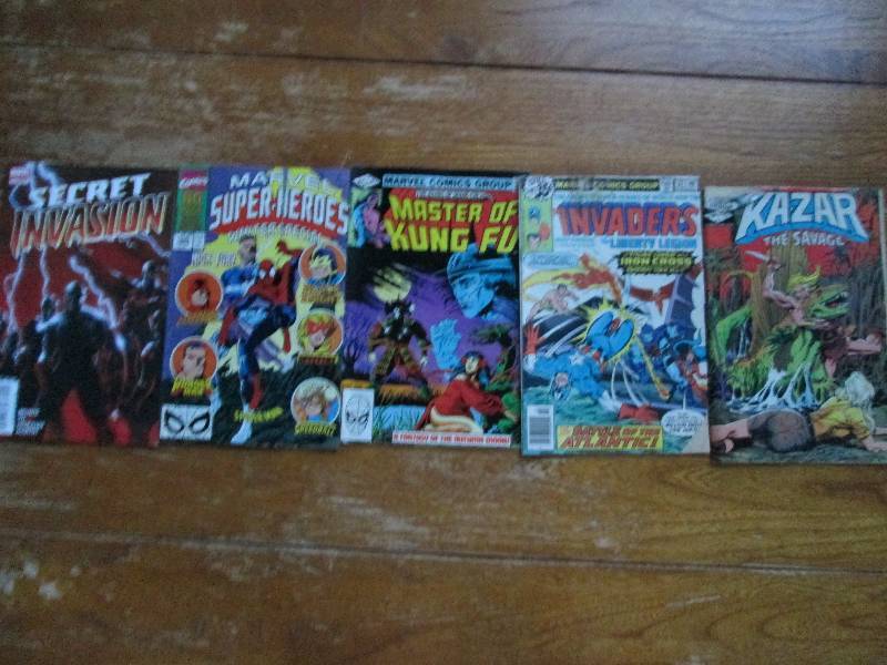 mixed lot of 5 comic books- secret ...