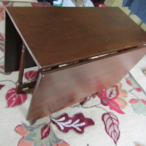 Gateleg Drop-leaf Table