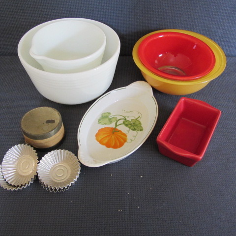 Mixing Bowls, Pyrex, Tins