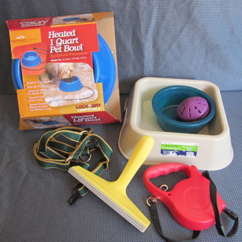Pet Bowls & Accessories