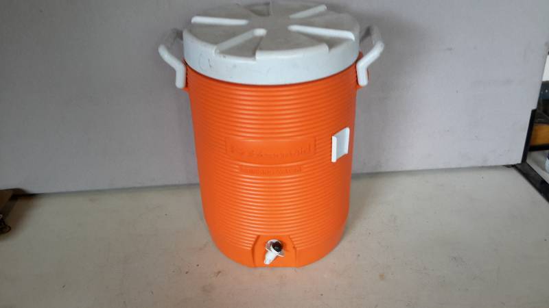 Rubbermaid Water Cooler