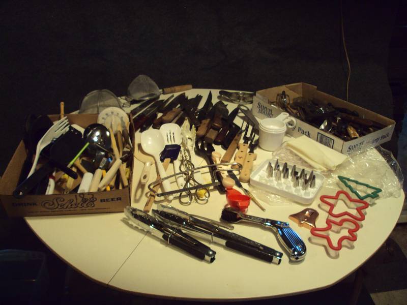 Large Lot of Kitchen Utensils