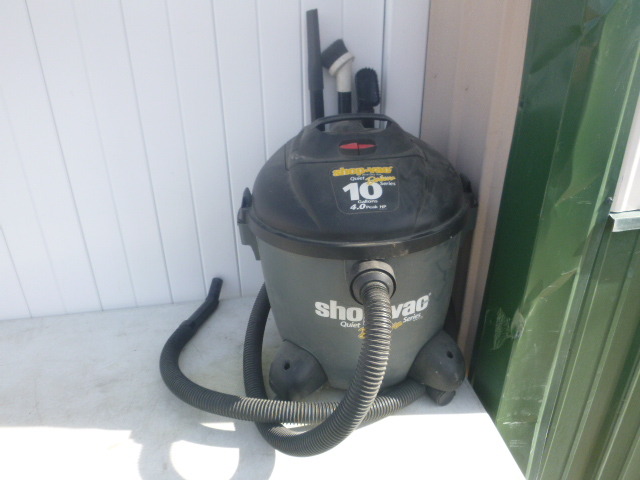 lot 6 image: Quiet Deluxe Series WetDry Vac