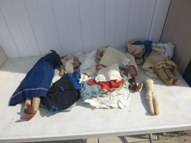 lot 12 image: Vintage Doll Parts