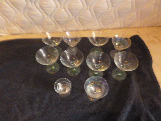 lot 15 image: Stemware