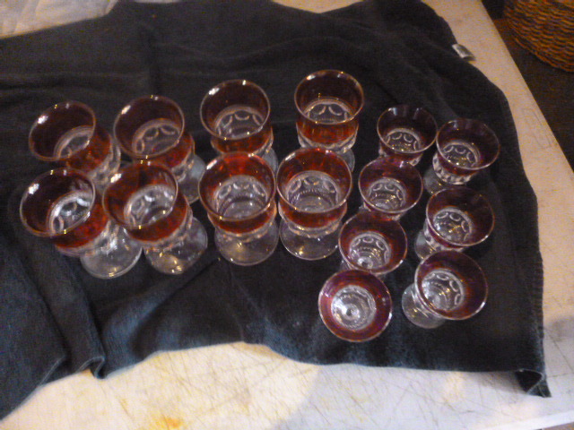 lot 34 image: Vintage Glasses