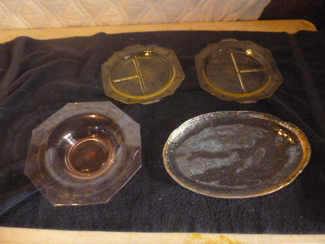 lot 35 image: Miscellaneous Glassware