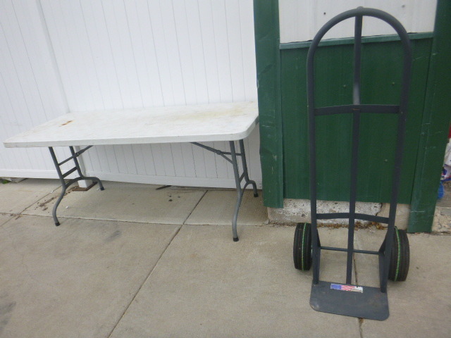 lot 36 image: 2 Wheel Dolly