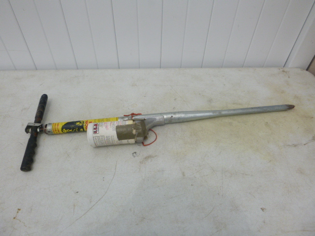 lot 37 image: Gopher Getter Jr. Poisoner Tool