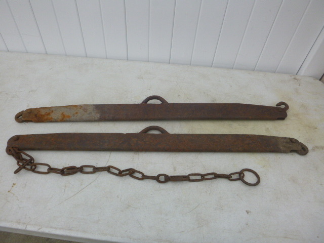 lot 39 image: 2 Heavy Duty Horse Tucks