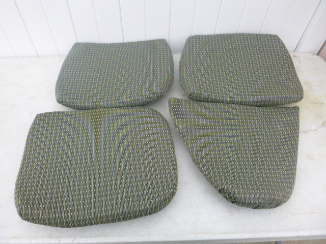 lot 41 image: 4 Seat Cushions
