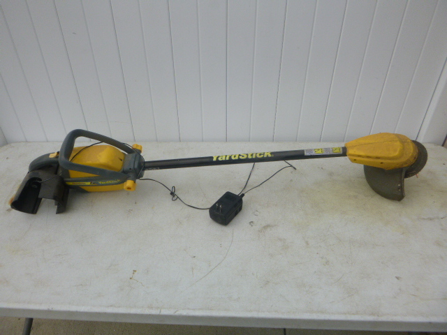 lot 51 image: American Gardener Yard Stick Weed Whip