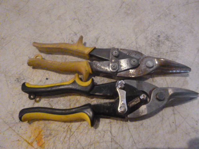 lot 63 image: 2 Tin Snips