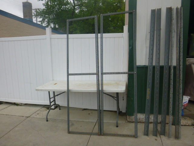 lot 83 image: Miscellaneous Shelving Brackets