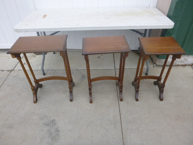 lot 88 image: 3 Stackable Stands