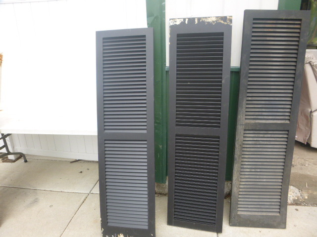 lot 94 image: 3 Shutters