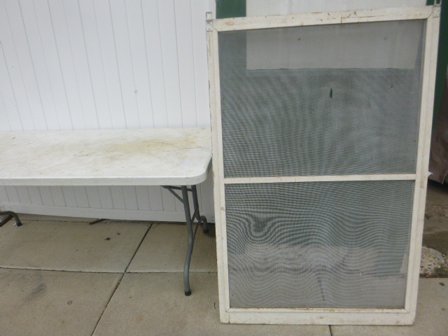 lot 100 image: Window Screen