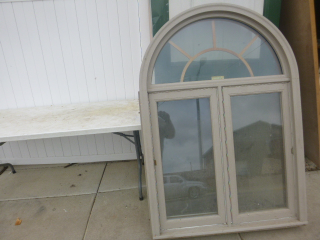 lot 116 image: Casement Window