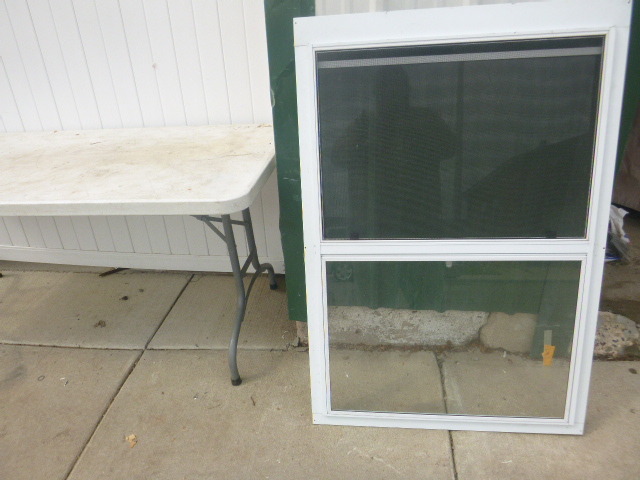 lot 119 image: Storm Window
