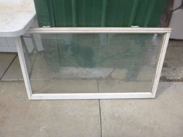 lot 120 image: Single Pane Window