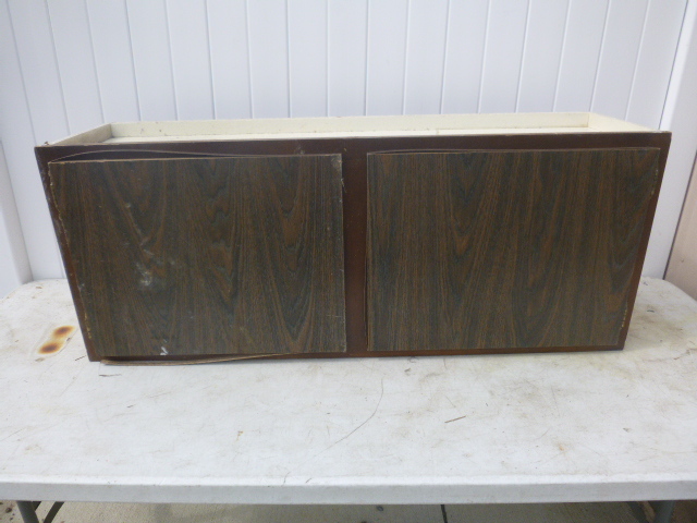 lot 123 image: Cabinet