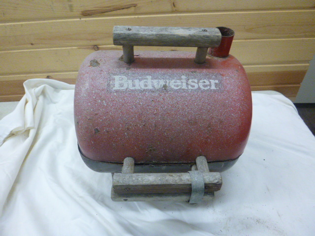 lot 138 image: Small Budweiser Grill