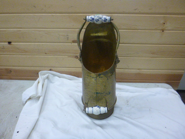 lot 142 image: Vintage Coal Pail