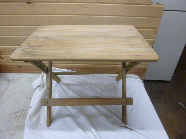 lot 143 image: Folding Table