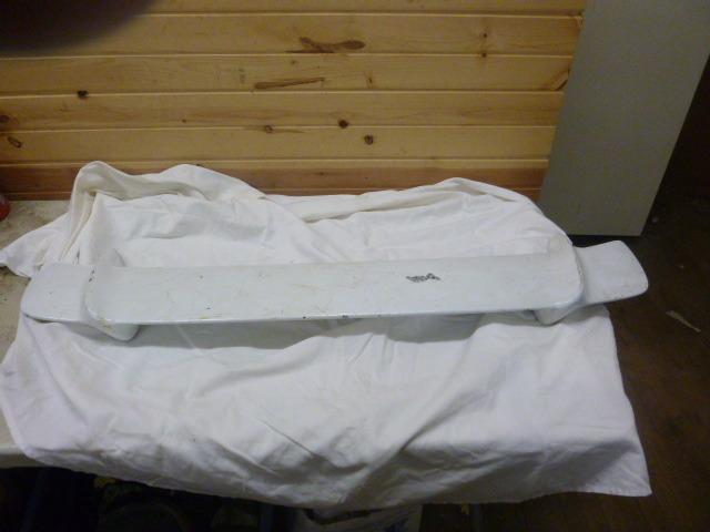 lot 144 image: Car Spoiler