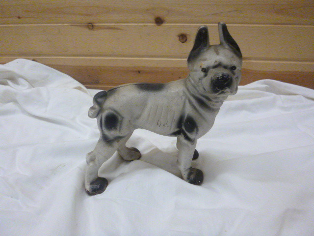 lot 145 image: Cast Iron Dog Dcor