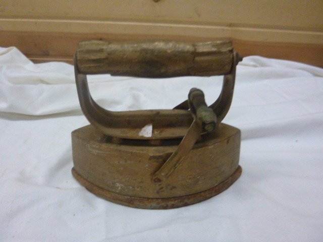 lot 151 image: Vintage Iron