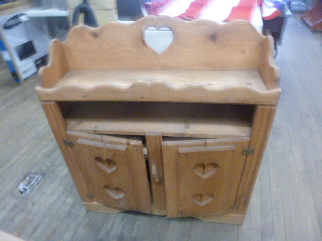 lot 156 image: CabinetShelf