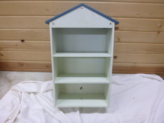 lot 163 image: Shelf Dcor