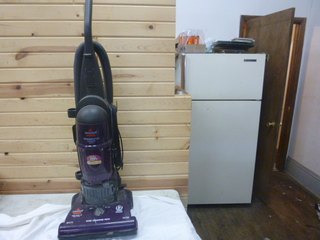 lot 171 image: Bissell Vacuum Cleaner