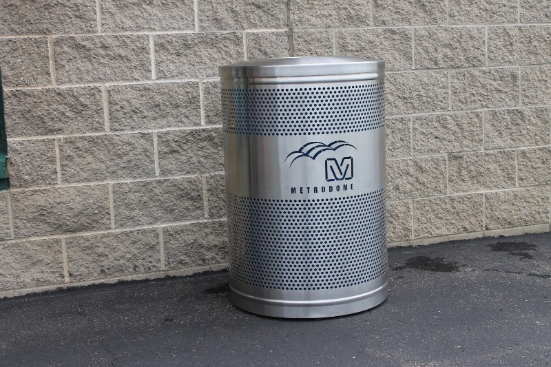 lot 1 image: COLLECTOR Metrodome Trash Can