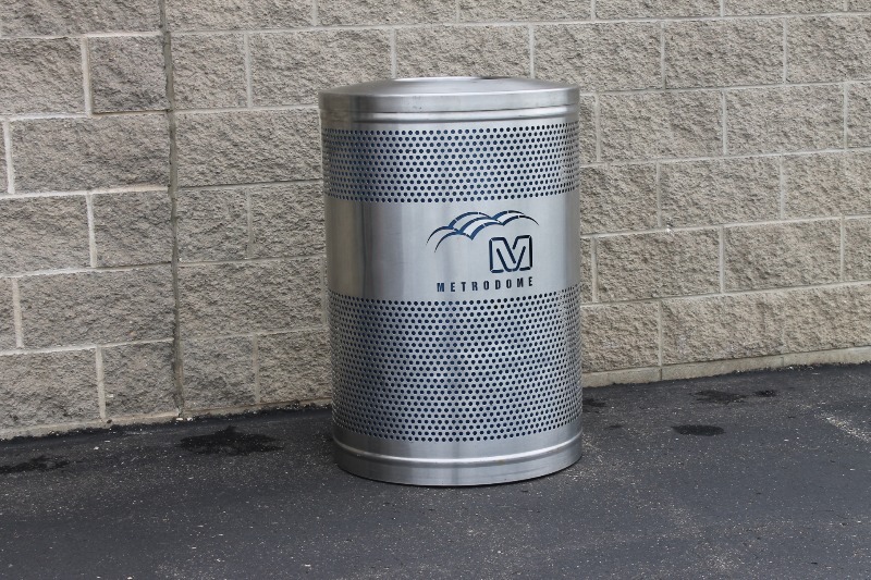 lot 7 image: COLLECTOR Metrodome Trash Can