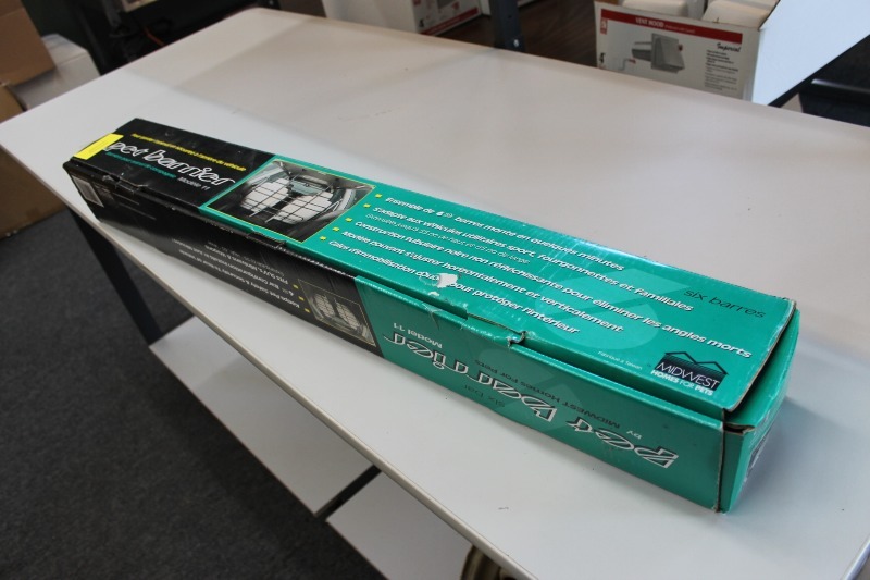 lot 11 image: Vehicle Pet Barrier