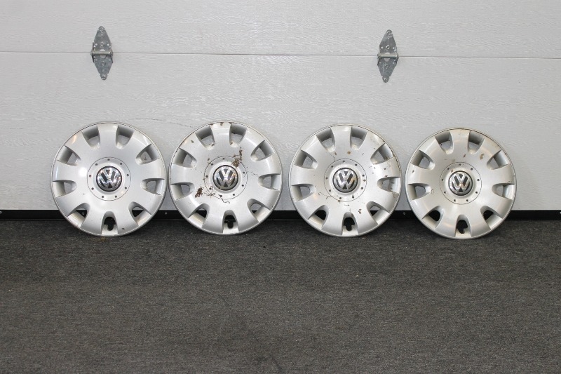lot 22 image: VW Hubcaps