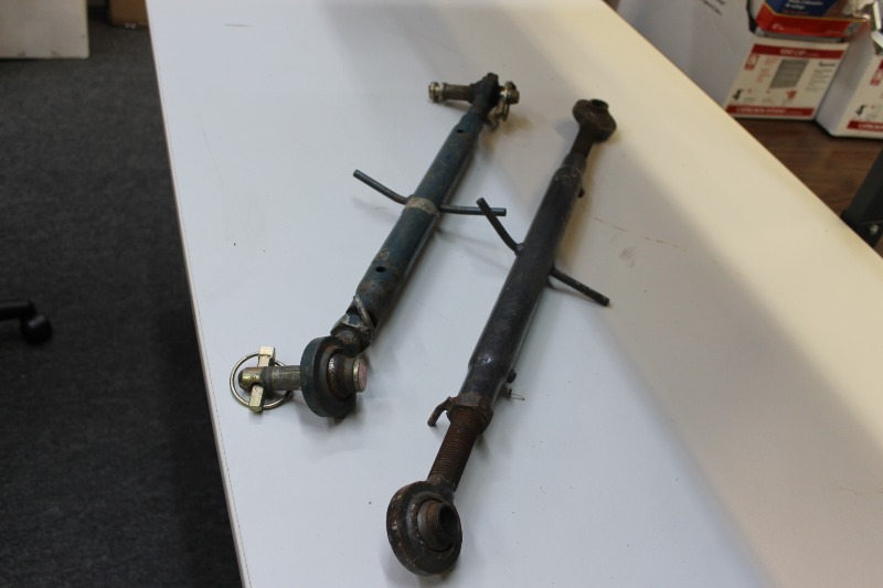 lot 29 image: Tractor Drawbars