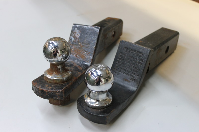 lot 32 image: Receiver Hitches
