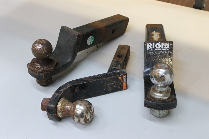 lot 42 image: Receiver Hitches