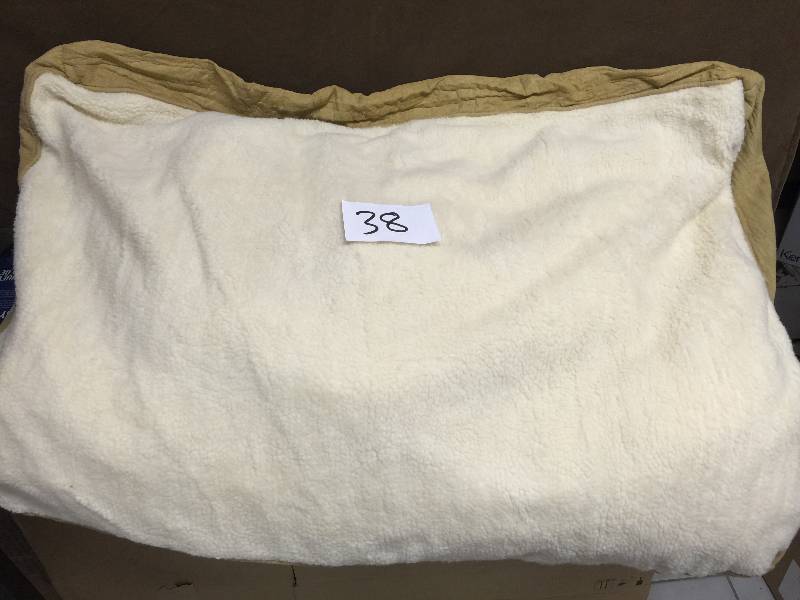 lot 38 image: Memory Foam Pet Bed