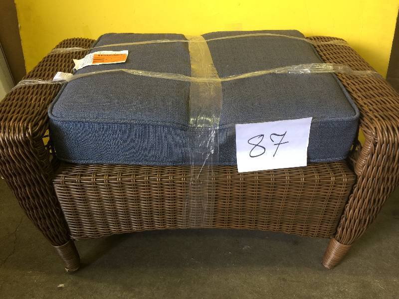 lot 87 image: Outdoor Ottman
