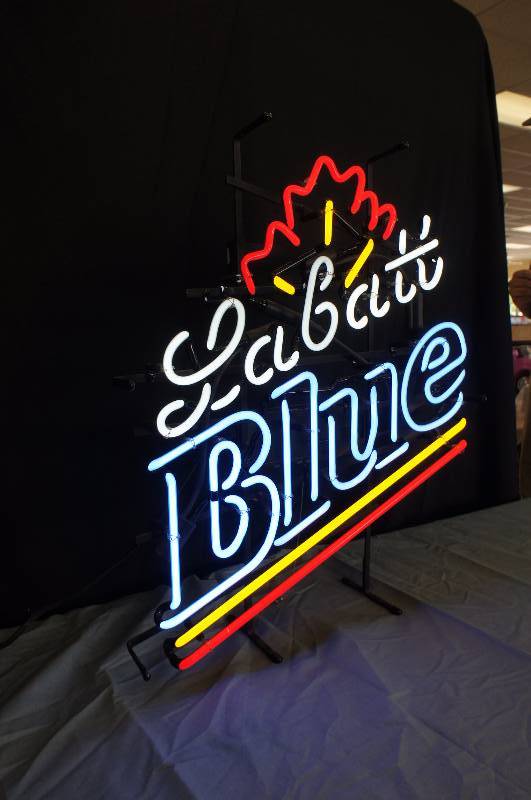 lot 14 image: Labatt Blue 5 Color Neon Sign