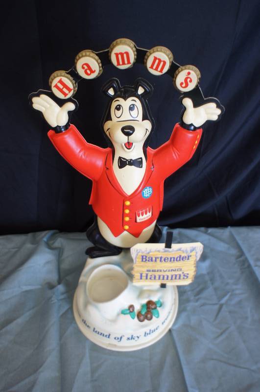 lot 17 image: Hamms Beer Juggling Bear