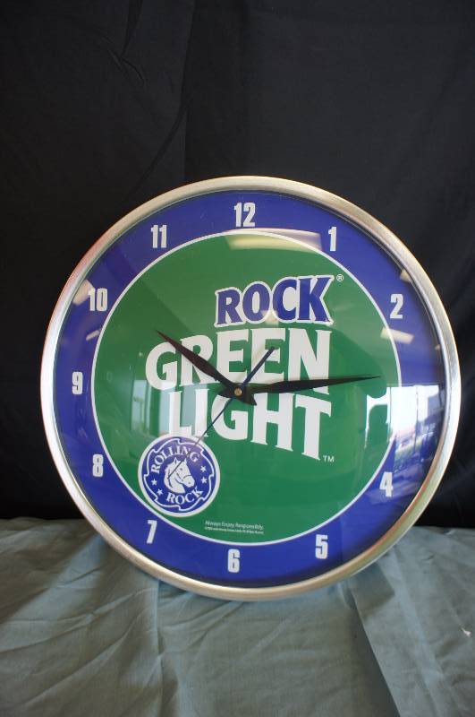 lot 23 image: Rolling Rock Green Light Custom Clock