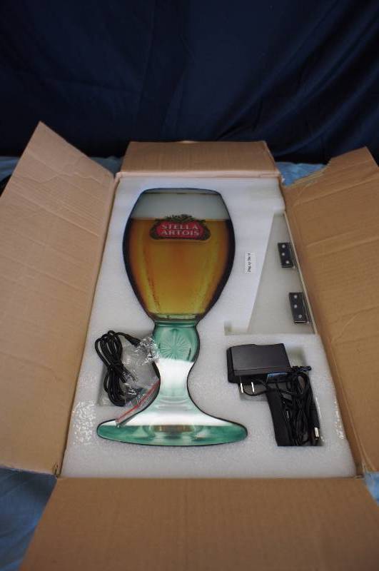 lot 24 image: Stella Artois Back Bar Illuminated Sign